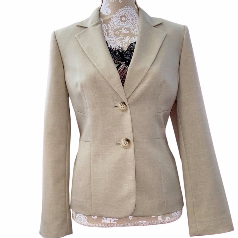 Cute Cream Blazer💫​​